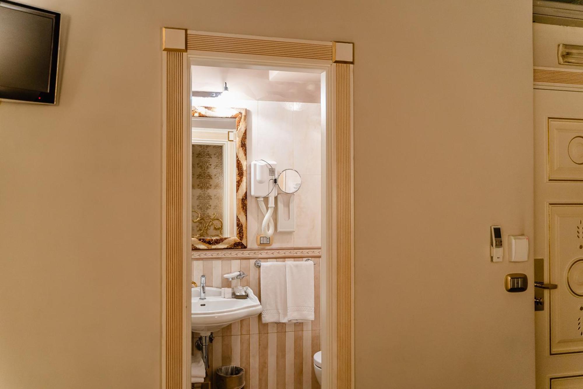 Locanda Del Sole-Roma Piazza Di Spagna Ripetta Room photo