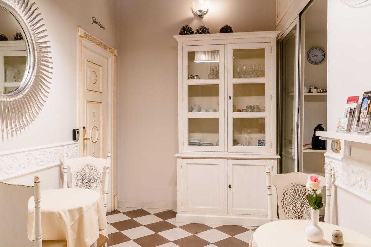 Locanda Del Sole-Roma Piazza Di Spagna Ripetta Exterior photo